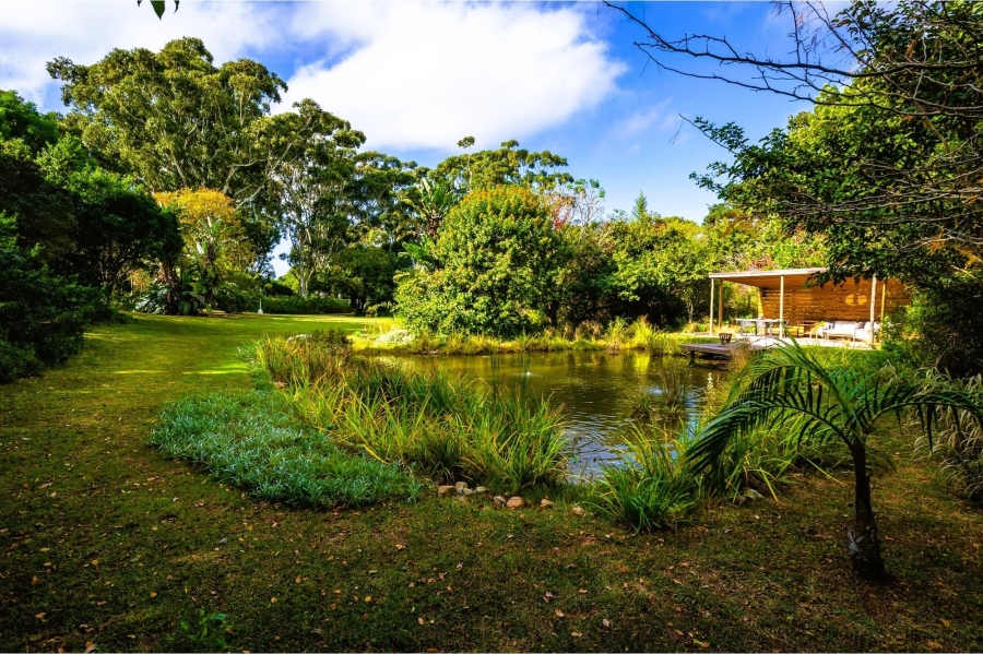 5 Bedroom Property for Sale in Theescombe Eastern Cape